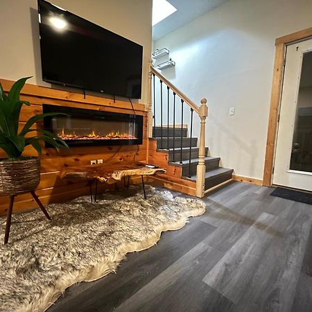 Smokey Mountain Retreat, Hot Tub, Game Room, Sleeps 8! Gatlinburg Eksteriør billede