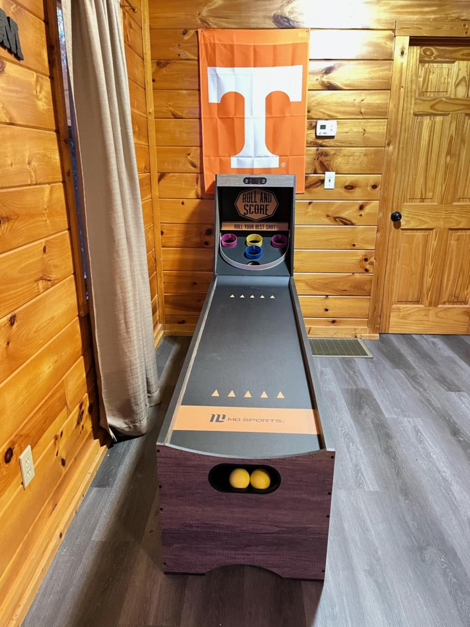 Smokey Mountain Retreat, Hot Tub, Game Room, Sleeps 8! Gatlinburg Eksteriør billede