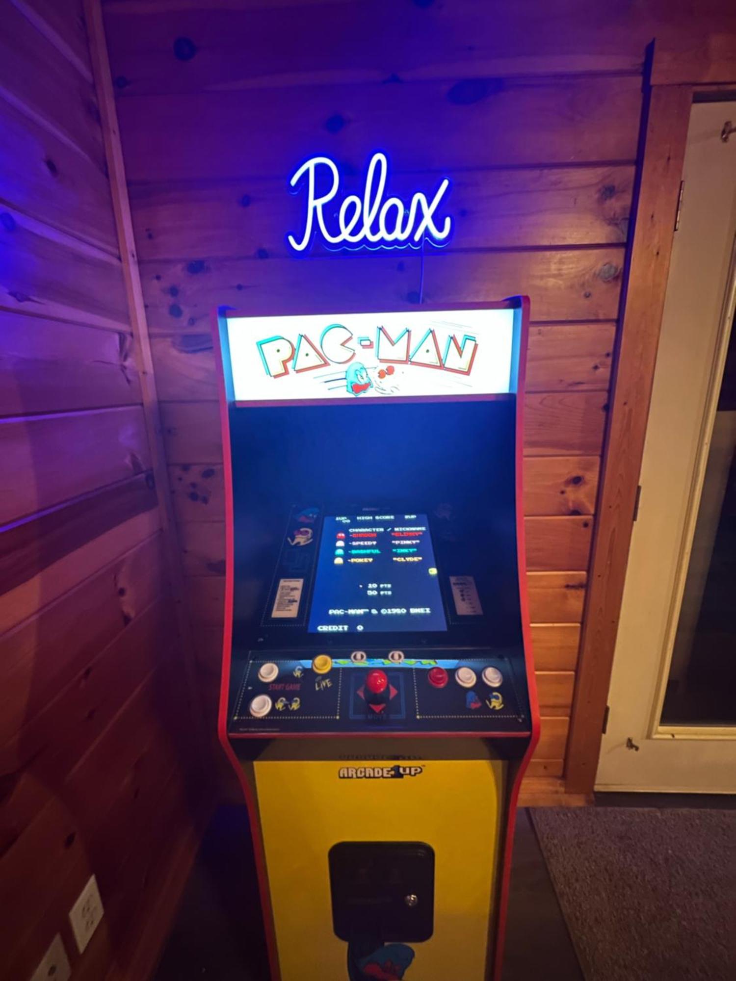 Smokey Mountain Retreat, Hot Tub, Game Room, Sleeps 8! Gatlinburg Eksteriør billede